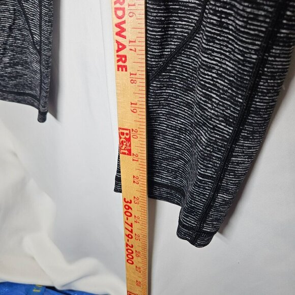 Torrid Active Black & Gray Leggings With‎ Mesh Panel Accents Size 1 - Picture 7 of 8